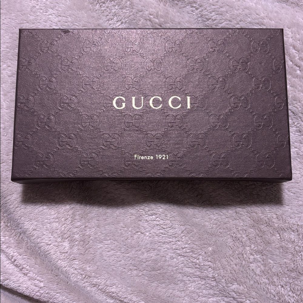 Gucci Embossed Dark Brown Wallet Gift Box… 6x10 Inches… Comes w Tissue Paper